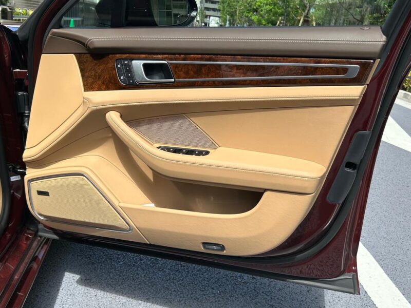 2022 Porsche Panamera Platinum Edition