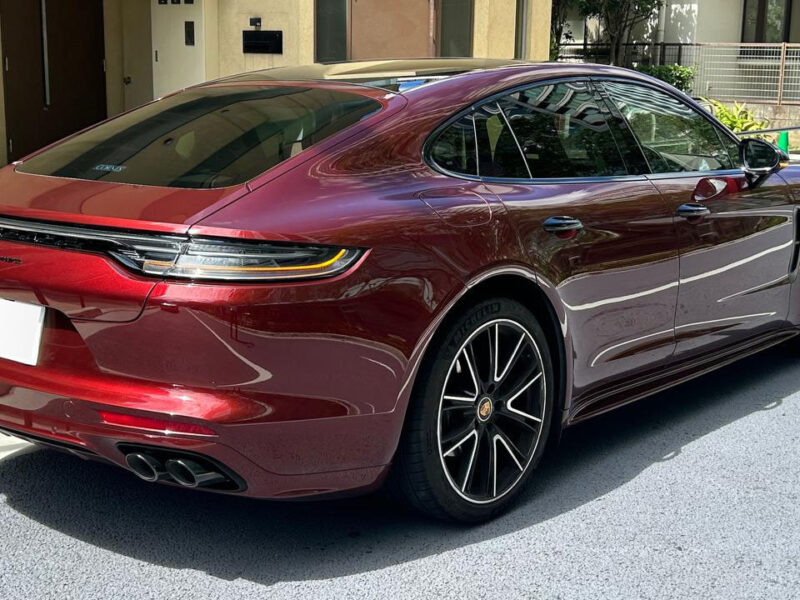 2022 Porsche Panamera Platinum Edition