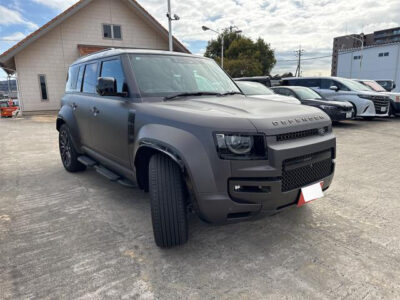 2025 Land Rover Defender OCTA 635PS