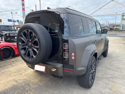 2025 Land Rover Defender OCTA 635PS