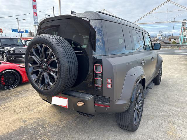 2025 Land Rover Defender OCTA 635PS