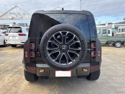 2025 Land Rover Defender OCTA 635PS