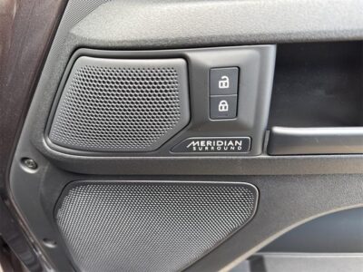 2025 Land Rover Defender OCTA 635PS