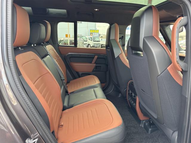 2025 Land Rover Defender OCTA 635PS