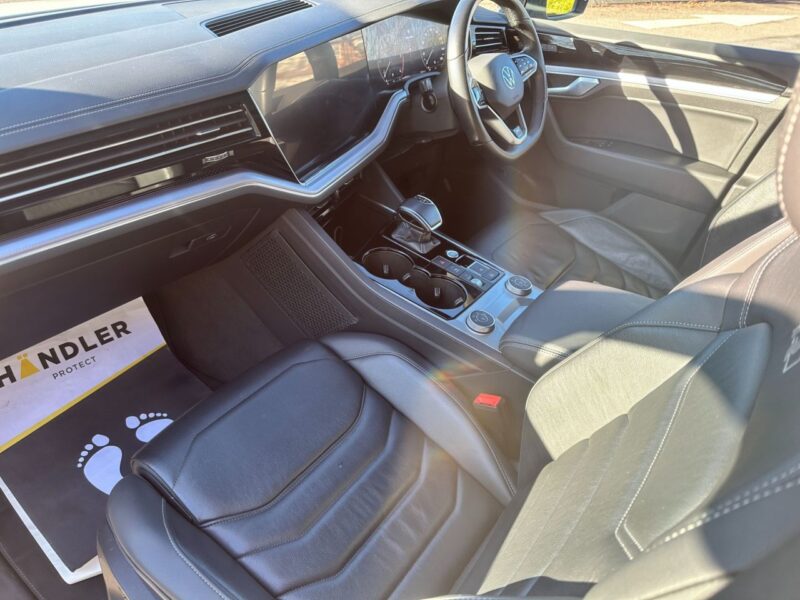 2020 Volkswagen Touareg 3.0TDI V6 Black Edition