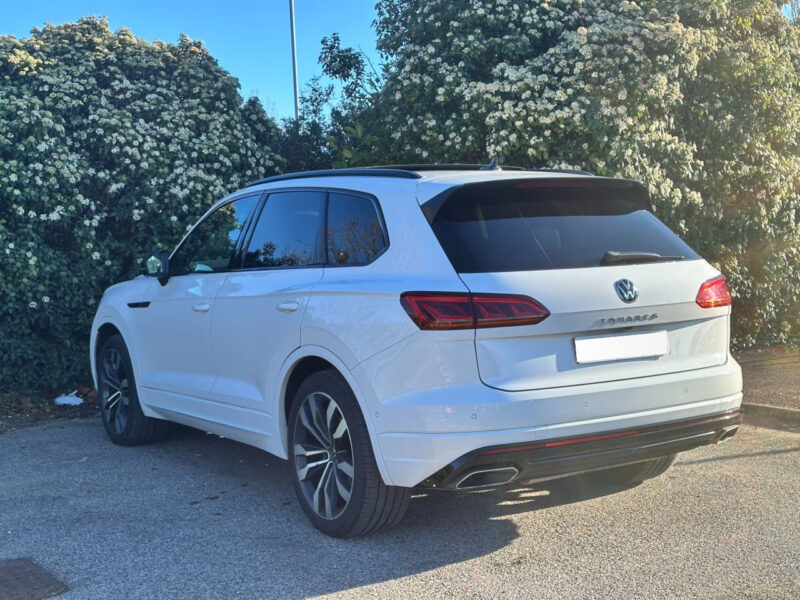 2020 Volkswagen Touareg 3.0TDI V6 Black Edition