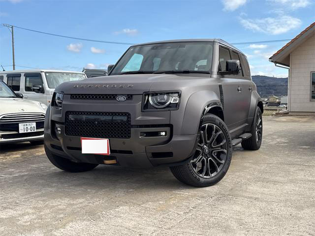 2025 Land Rover Defender OCTA 635PS