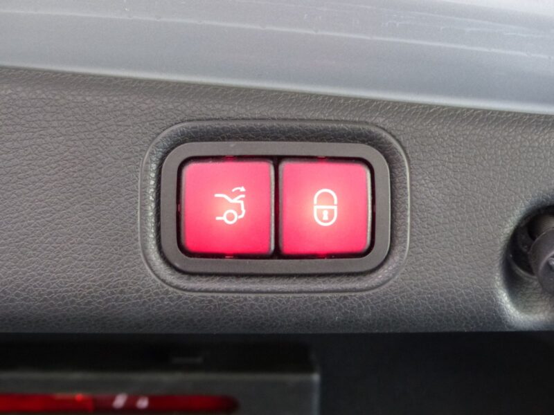 2020 Mercedes Benz E300 Avantgarde Sport