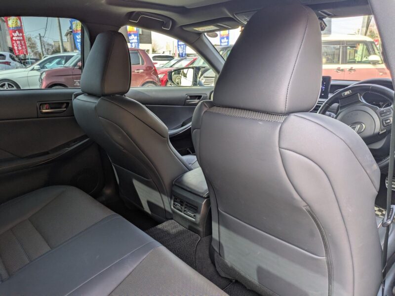 2021 LEXUS IS300h F Sport