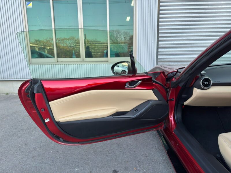 2019 Mazda Roadster RF 2.0 VS