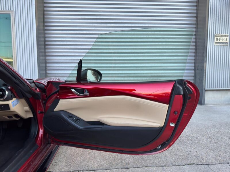 2019 Mazda Roadster RF 2.0 VS