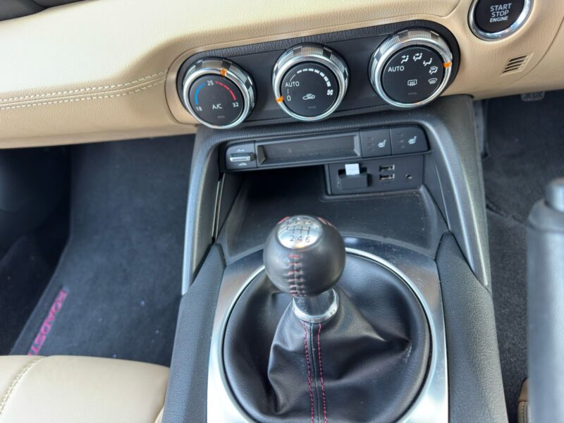 2019 Mazda Roadster RF 2.0 VS