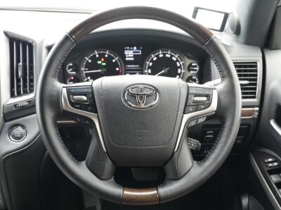 2020 Toyota Land Cruiser 200 4.6 ZX - URJ202W