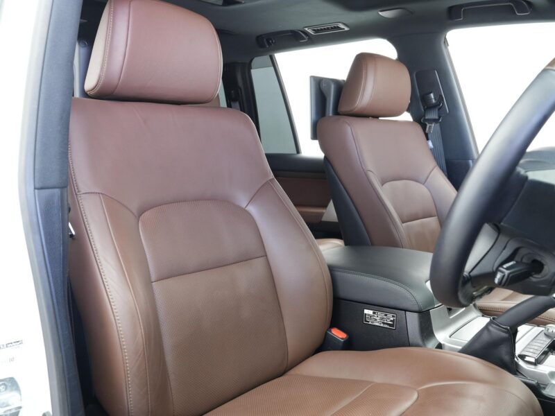 2020 Toyota Land Cruiser 200 4.6 ZX - URJ202W