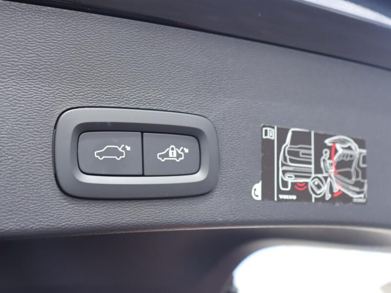 2020 Volvo XC40 T4 AWD Inscription
