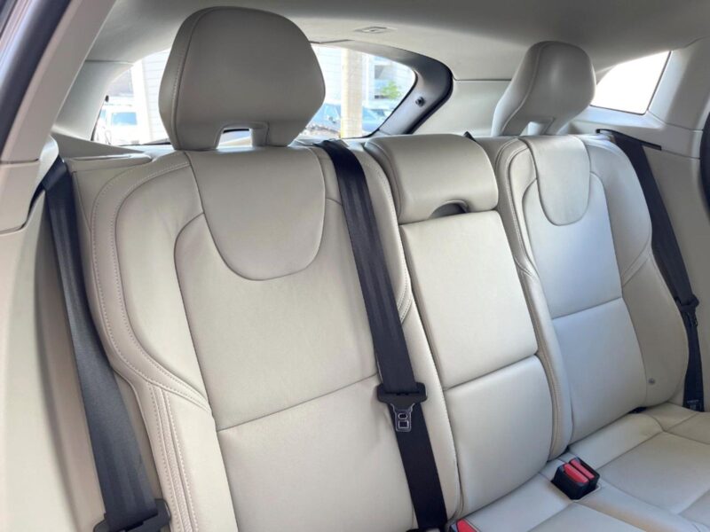 2019 Volvo V40 Cross Country T5 AWD