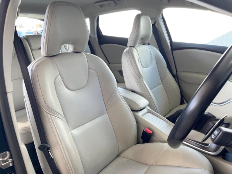2019 Volvo V40 Cross Country T5 AWD