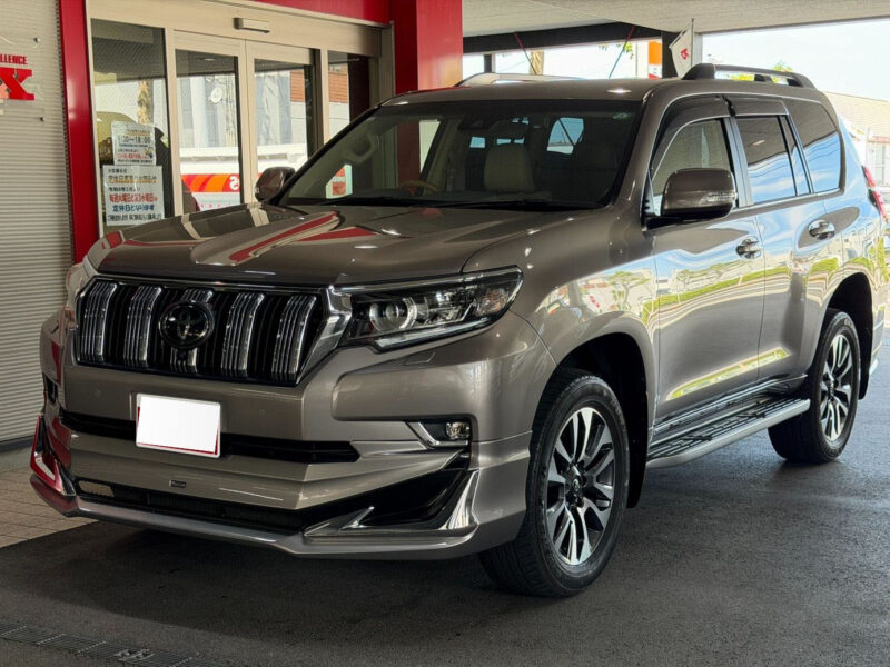 2023 Toyota Land Cruiser Prado TZ-G - GDJ151W