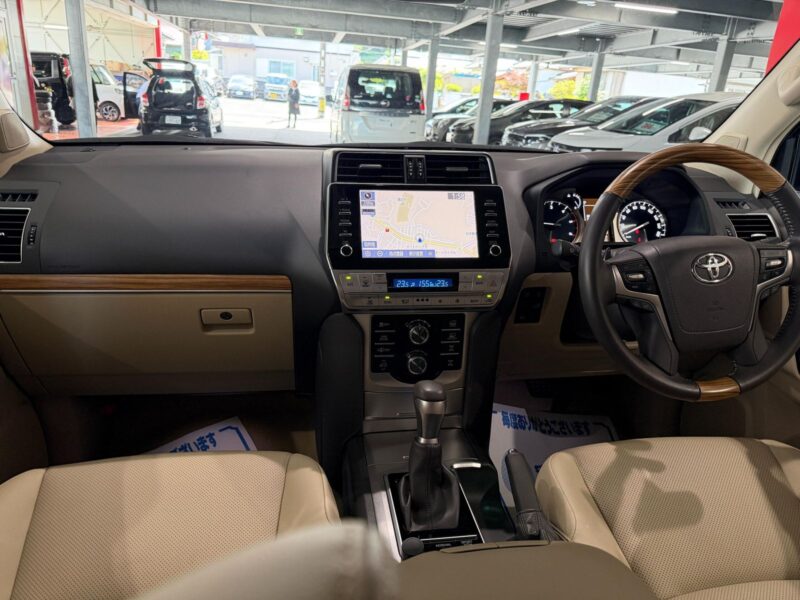 2023 Toyota Land Cruiser Prado TZ-G - GDJ151W