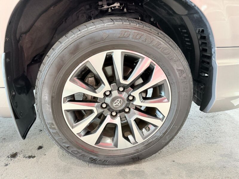 2023 Toyota Land Cruiser Prado TZ-G - GDJ151W