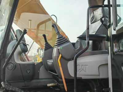 2017 CAT 320D2 Excavator