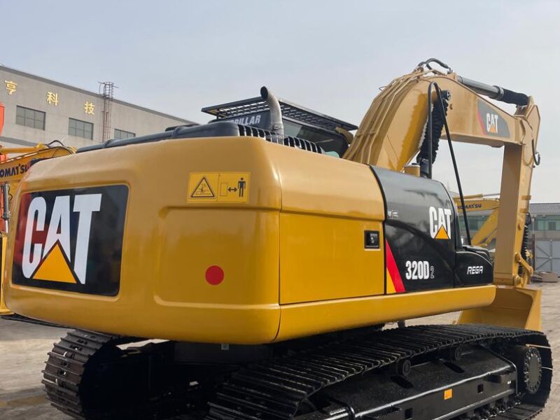 2017 CAT 320D2 Excavator