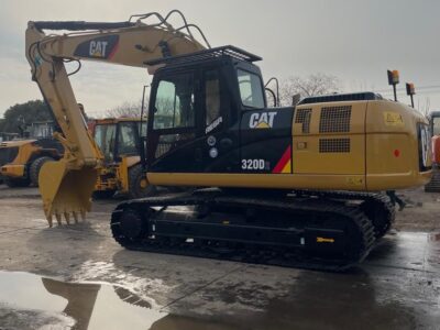 2017 CAT 320D2 Excavator
