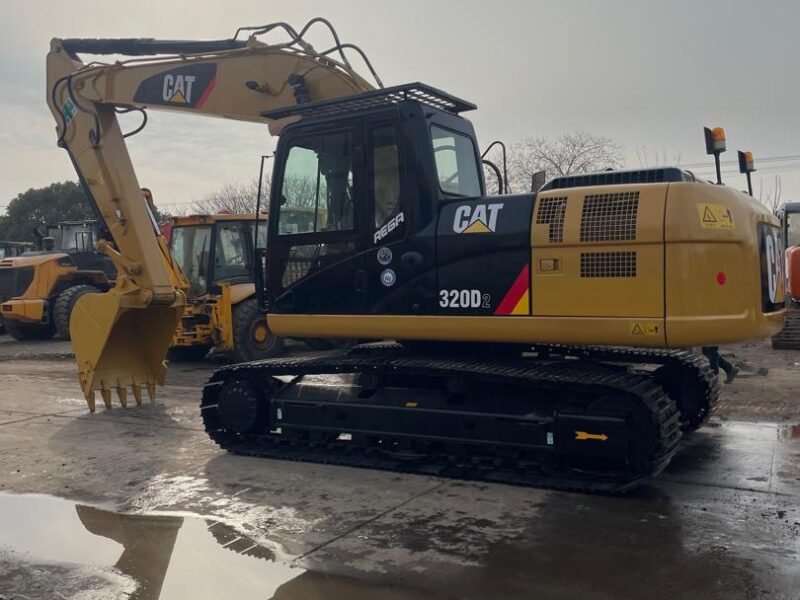 2017 CAT 320D2 Excavator