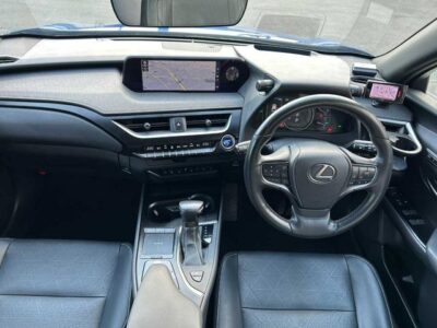 2020 Lexus UX250h Version L - 6AA-MZAH15