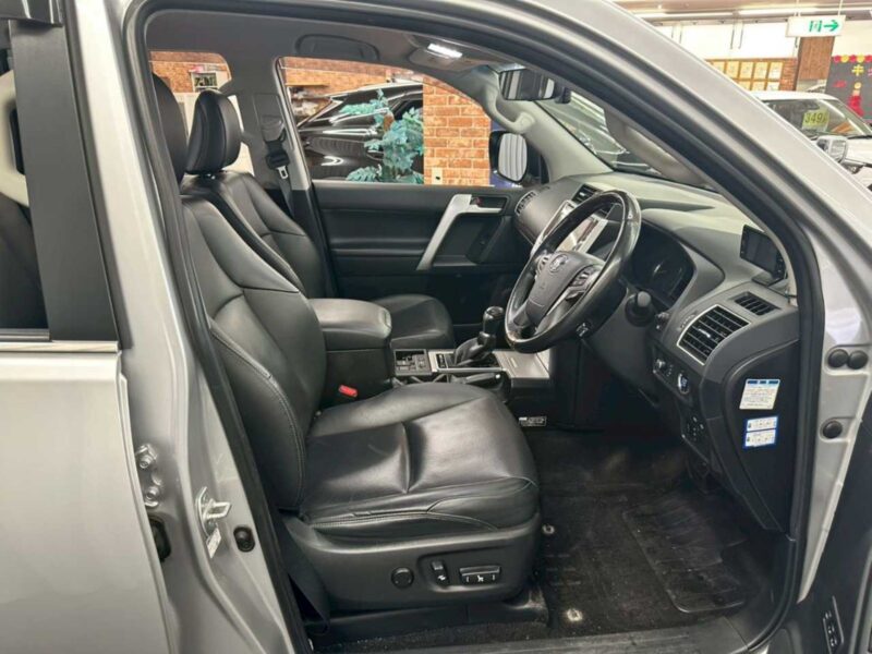 2019 Toyota Land Cruiser TZ-G