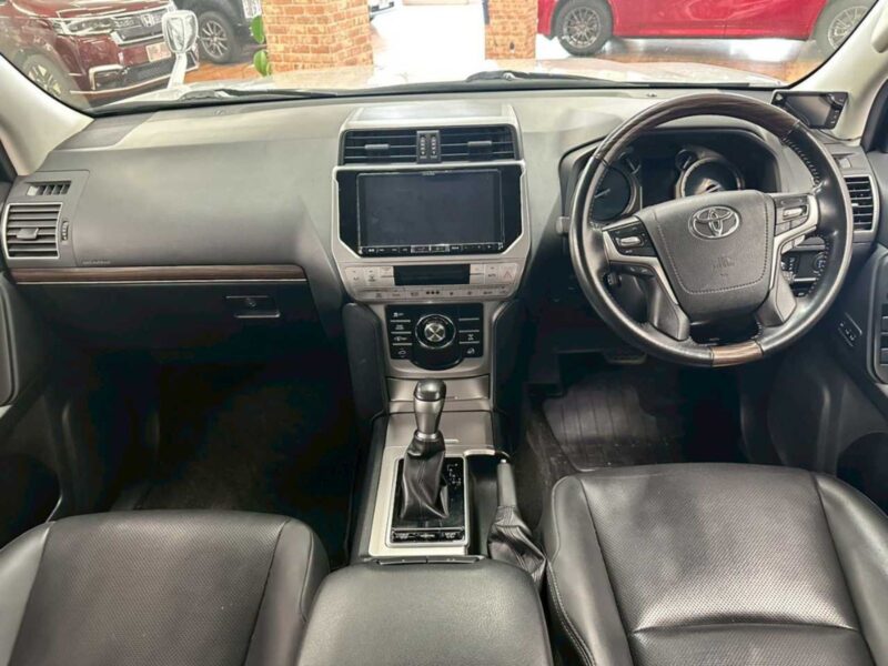 2019 Toyota Land Cruiser TZ-G