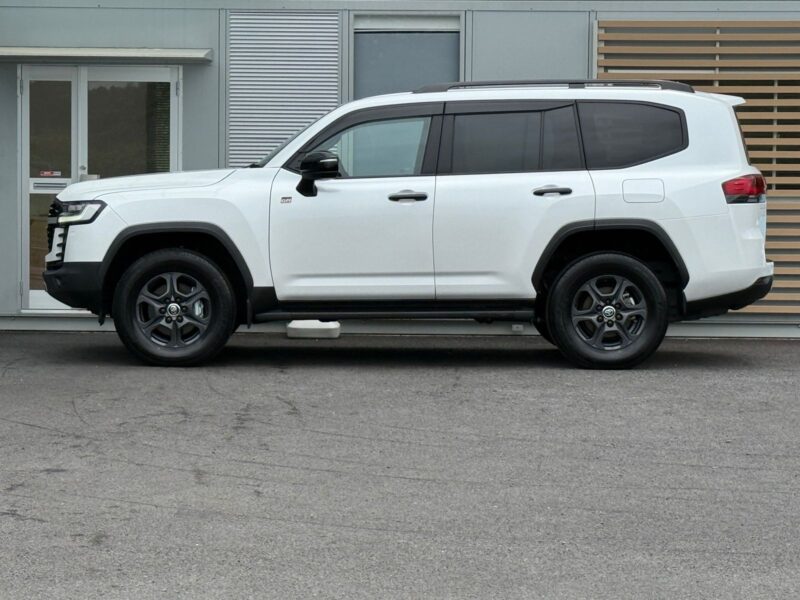 2023 Toyota Land Cruiser GR Sport - VJA300W