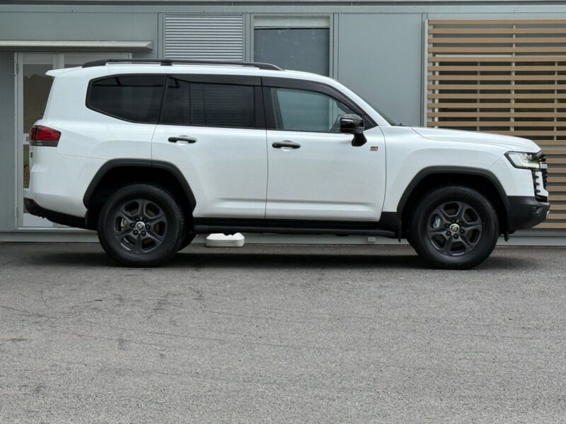 2023 Toyota Land Cruiser GR Sport - VJA300W