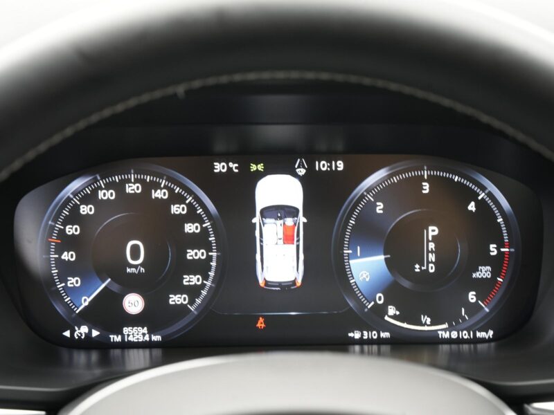 2019 VOLVO XC60 D4 AWD R-Design