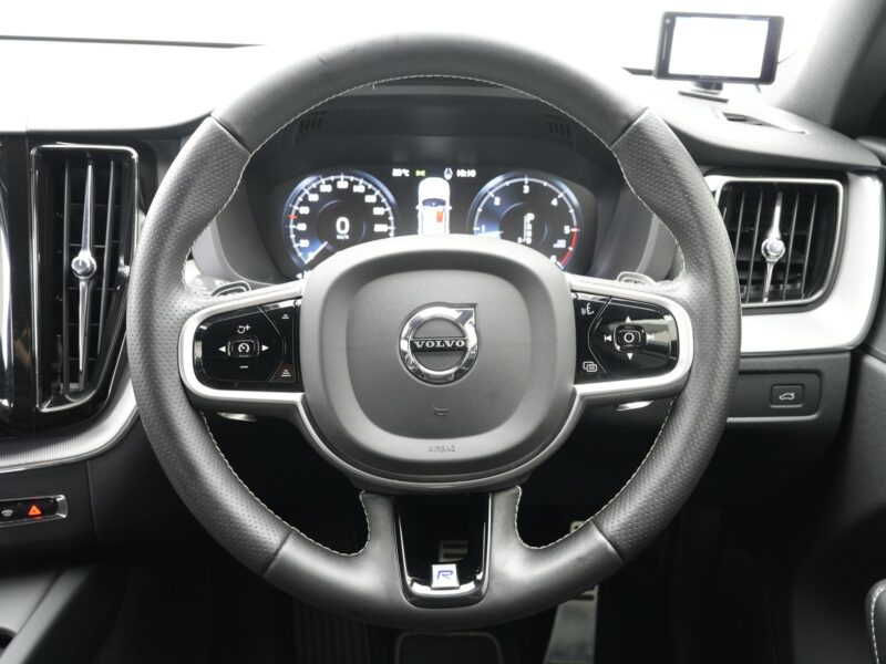 2019 VOLVO XC60 D4 AWD R-Design