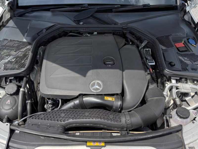 2019 Mercedes Benz C200 Avantgarde AMG Line (Exclusive Leather Pkg)