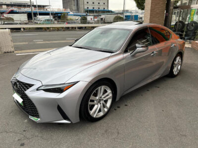 2021 LEXUS IS300
