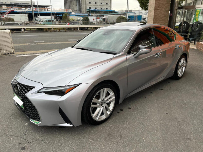 2021 LEXUS IS300