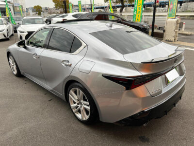 2021 LEXUS IS300