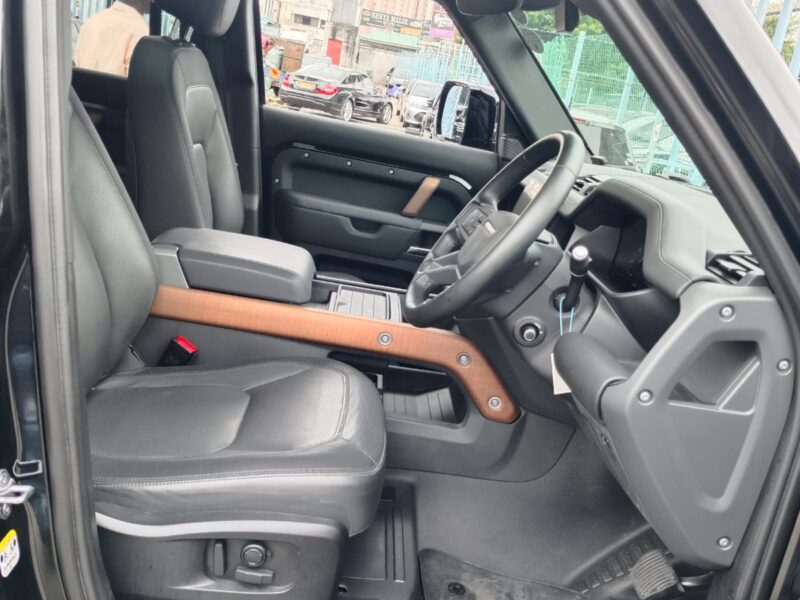 2022 Land Rover Defender 110S D300