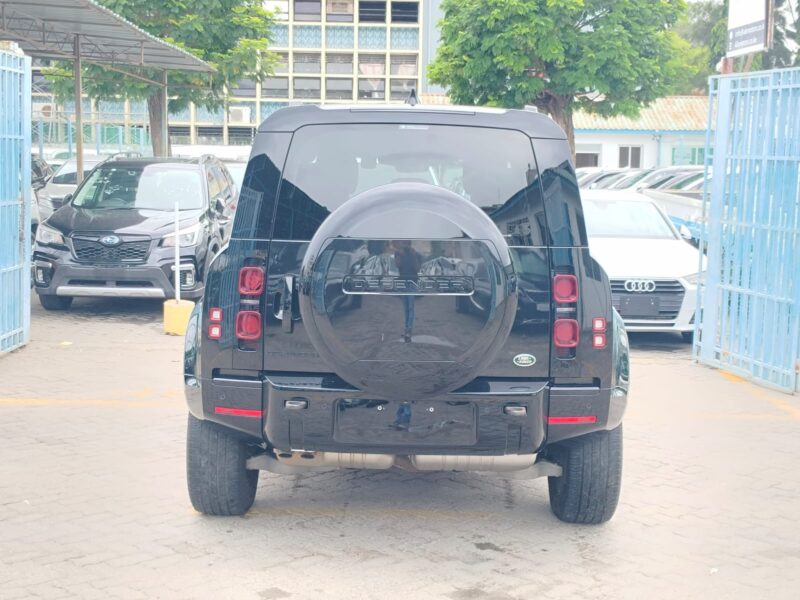 2022 Land Rover Defender 110S D300