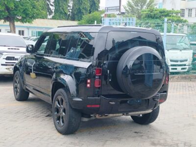 2022 Land Rover Defender 110S D300