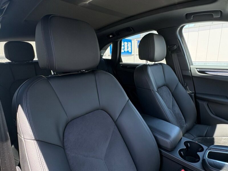 2020 Porsche Macan S