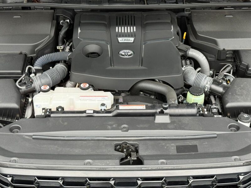 2023 Toyota Land Cruiser 300 3.5 GR Sport