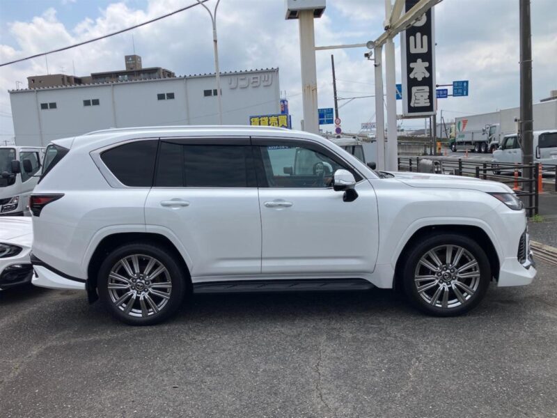 2023 LEXUS LX600 Executive