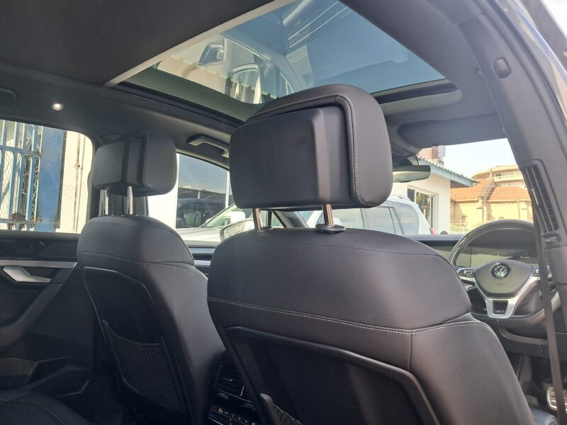 2018 Volkswagen Touareg 3.0 TDI V6 R-Line Tiptronic 4Motion