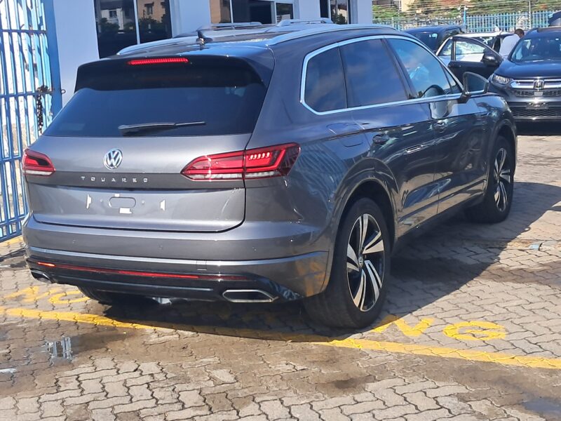 2018 Volkswagen Touareg 3.0 TDI V6 R-Line Tiptronic 4Motion