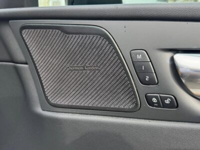 2022 VOLVO XC60 Recharge Ultimate T6 AWD Plug-In Hybrid