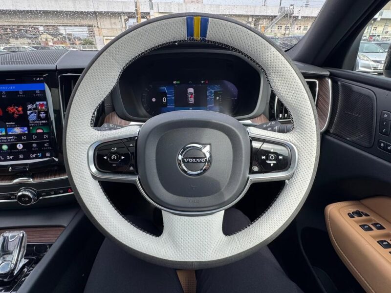 2022 VOLVO XC60 Recharge Ultimate T6 AWD Plug-In Hybrid