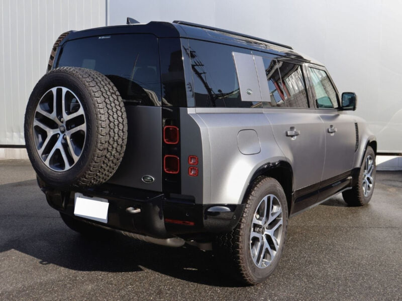 2023 Land Rover Defender 110X Dynamic Eastnor Edition 3.0L D300 (LE72WAB)